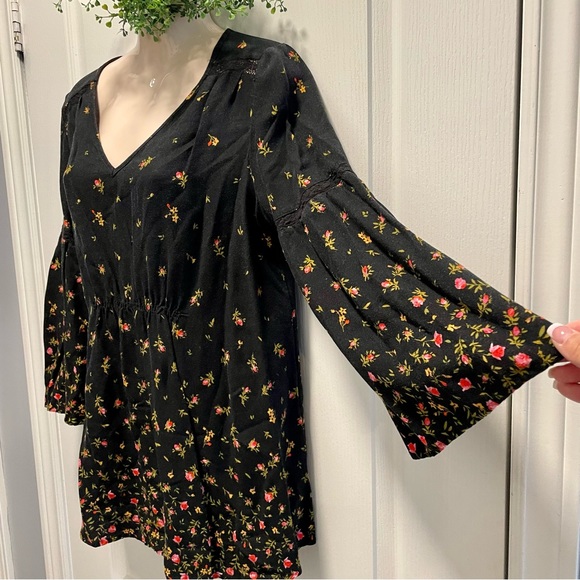 🌸3 for $20 Top Romantic Boho floral Long Sleeve Blouse Size M Flare Bell Sleeve - Picture 3 of 13